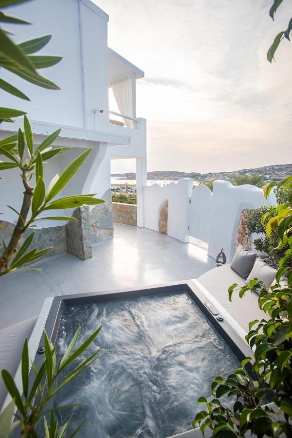 Paros Palace Buitenkant foto